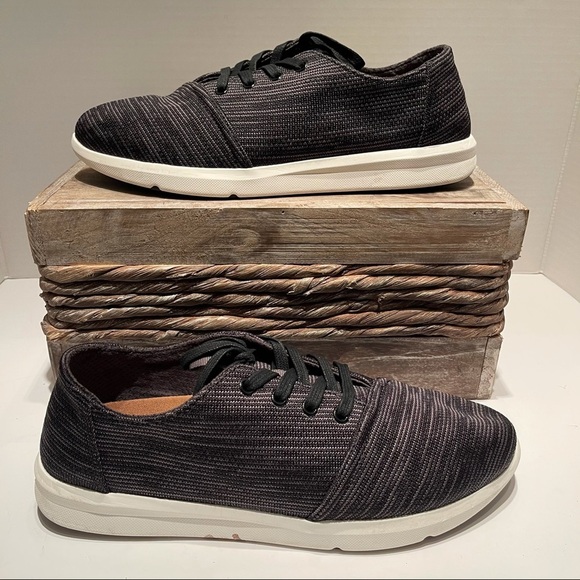 TOMS men’s shoes with laces - Picture 2 of 16